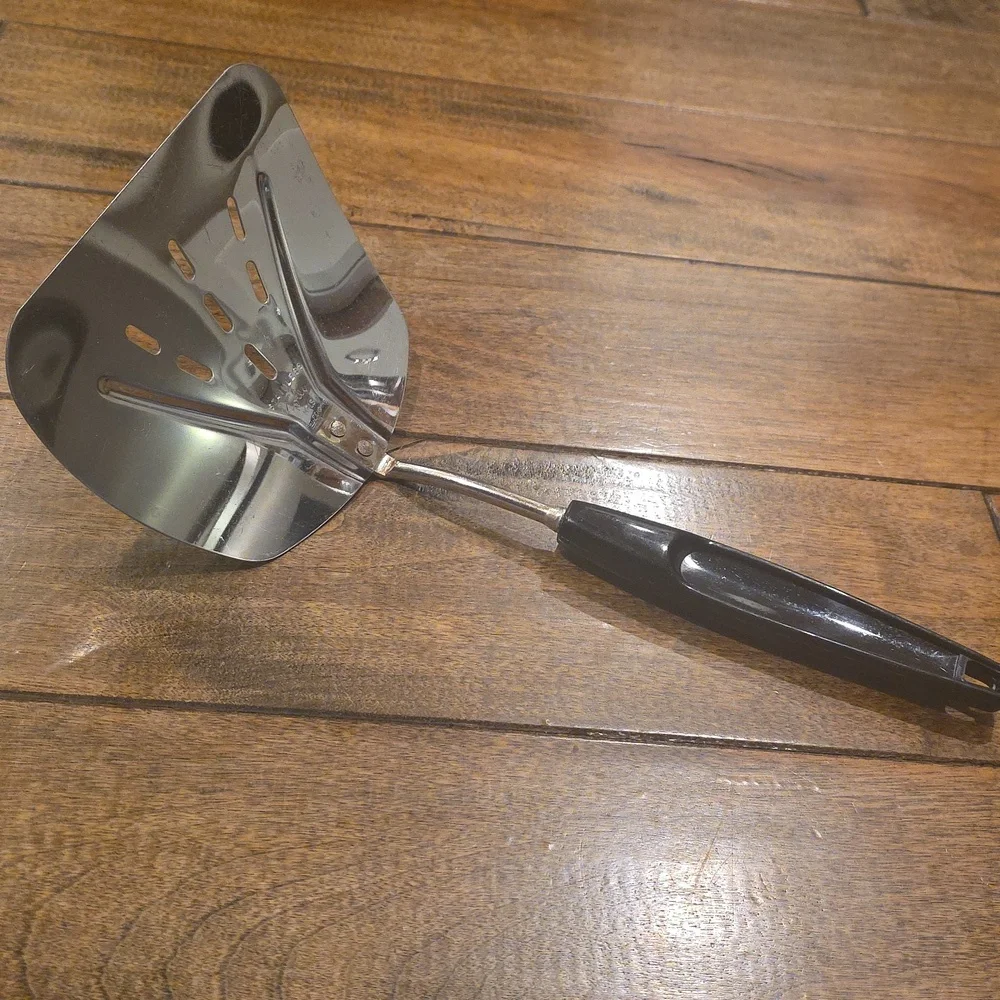 Foley Stainless Steel Black Nylon‎ Handle Wide Slotted Curved Spatula Turner